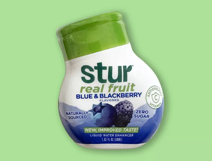 Bottle of Stur blue & blackberry water flavor drops